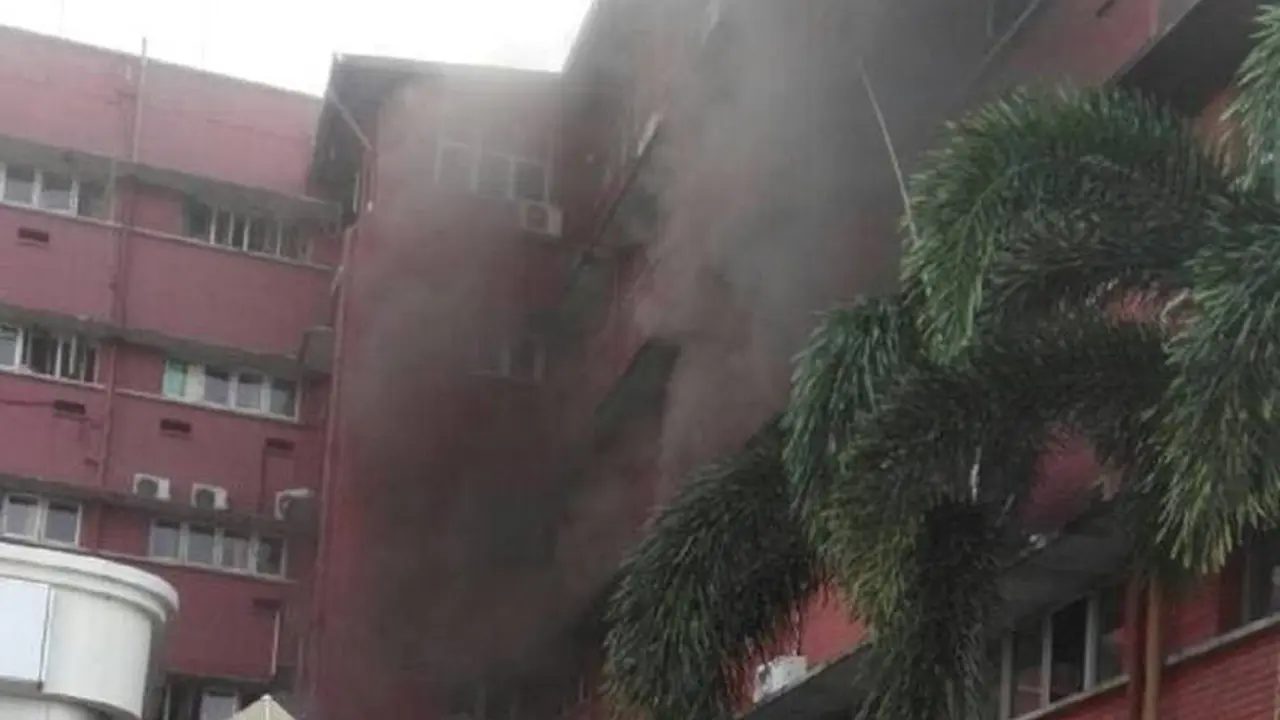 ICU yang terbakar di RS Sultanah Aminah Johor Bahru, Malaysia. (Bernama)