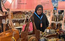 Peroleh Penjualan Terbanyak, Ini Cerita Pemilik Tio Handicraft Pertama Kali Ikut BRILianpreneur 2025 dan Bawa Pulang Emas