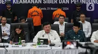 Menko Polkam, Budi Gunawan menyebut dari 8,8 juta pemain pemain judi online di Indonesia, terdapat 97 ribu anggota TNI-Polri dan 1,9 juta pegawai swasta yang bermain judi online. (Liputan6.com/Angga Yuniar)