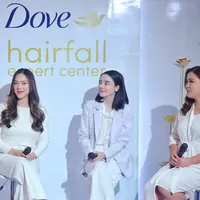 Dove menggelar Dove Hairfall Expert Center pada tanggal 12-21 Mei 2023 lewat kampanye #DoveKuatDariAkar, untuk mendukung wanita Indonesia mengekspresikan diri tanpa khawatir terhadap rambut rontok/Isitmewa.