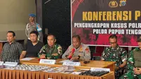 TNI-Polri Obrak-abrik Markas KKB di Nabire, Amankan Ratusan Amunisi dan Uang Puluhan Juta
