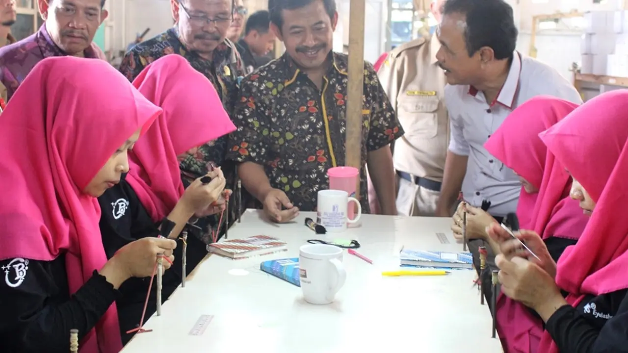 Pabrik bulu mata palsu Purbalingga. (Foto: Liputan6.com/Muhamad Ridlo)