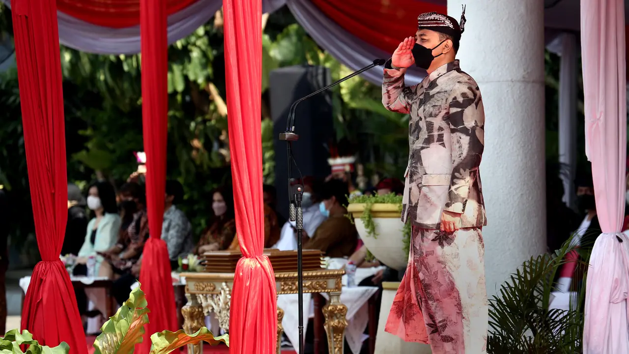 Wali Kota Surabaya Eri Cahyadi saat peringatan Hari Sumpah Pemuda. (Dian Kurniawan/Liputan6.com)