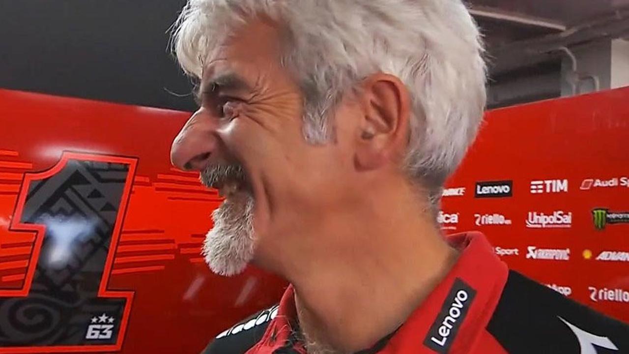 Ducati Taxi: Kehabisan Bensin, Pecco Bagnaia 'Digandeng' Marc Marquez ke Garasi di MotoGP Mandalika 2024