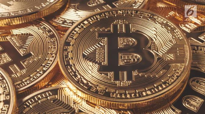 Bitcoin adalah salah satu dari implementasi pertama dari yang disebut cryptocurrency atau mata uang kripto.