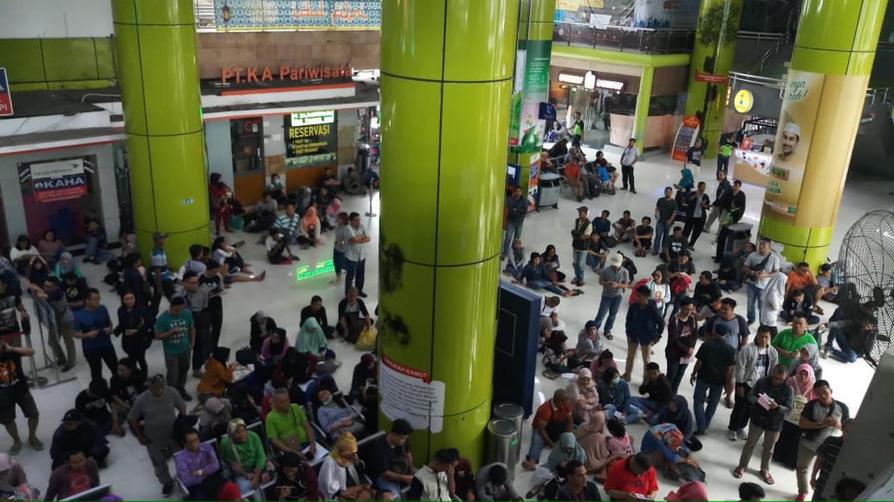 Suasana di Stasiun Gambir, Minggu (10/6/2018). (Liputan6.com/Ady Anugrahadi)