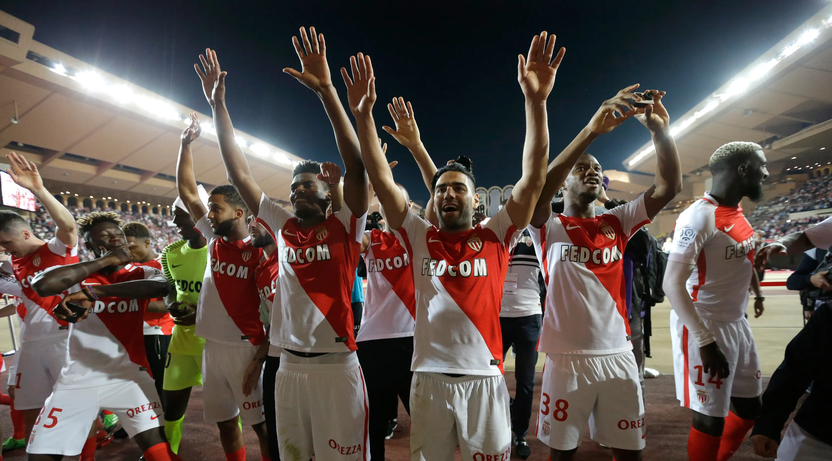 PSG harus akui keunggulan AC Monaco pada perburuan gelar Ligue 1 2016/2017. (AP Photo/Claude Paris)