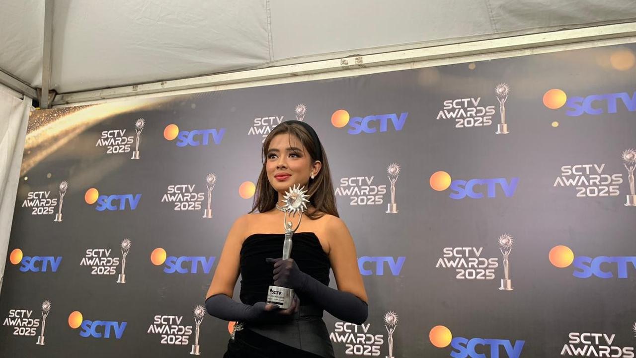 Aqeela Calista Pemenang Kategori Aktris Utama Paling Ngetop di SCTV Awards 2025.