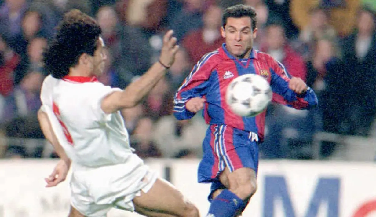 Sergi Barjuan yang kini berusia 49 tahun bukan orang baru bagi Barcelona. Sergi merupakan produk akademi sepak bola Barcelona yang terkenal, La Masia. Pemain berposisi bek kiri itu bermain selama sembilan musim. (AFP/ANP/Raymond Rutting)