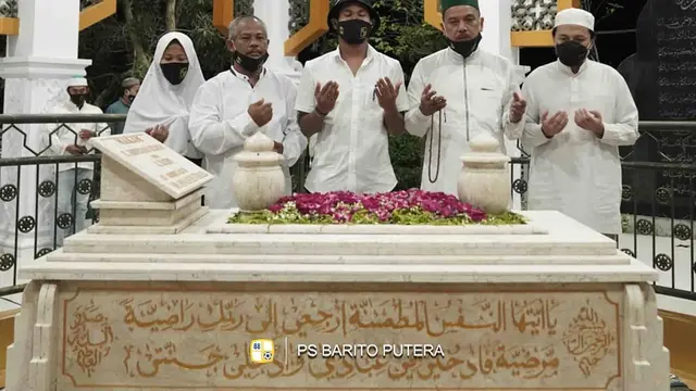 Bagus Kahfi berziarah di Banjarmasin.