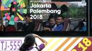 Atlet dan Official Silat bersiap menuju mess usai mengikuti Test Event Asian Games 2018 di Padepokan Silat TMII, Jakarta, Senin (12/2/2018). Sebanyak sepuluh negara mengikuti test event pencak silat 2018 tersebut. (Bola.com/Nick Hanoatubun)
