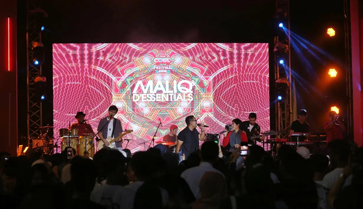 Acara berlangsung meriah dan dipadati oleh para remaja. Dalam acara tersebut telah dipilih dua pemenang dari 10 finalis band dan 10 ekstrakulikuler. (Nurwahyunan/Bintang.com)