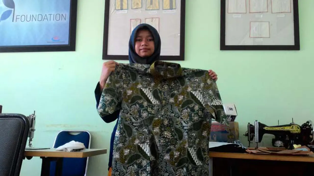 Tak Ingin Ibu Terus Ngamen, Nova Kejar Mimpinya Jadi Desainer