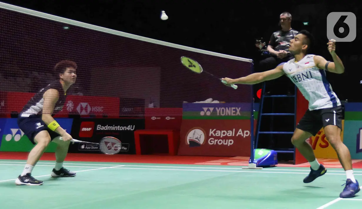 Pramudya Kusumawardana/Yeremia Erich Yoche Yacob Rambitan melaju ke semifinal Indonesia Open 2023. (Liputan6.com/Herman Zakharia)