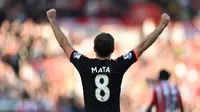 Ekspresi Juan Mata setelah mencetak gol ketiga MU ke gawang Southampton dalam lanjutan Liga Premier Inggris di Stadion St. Mary, Southampton, Minggu (20/9/2015). (Action Images via Reuters/Tony O'Brien)