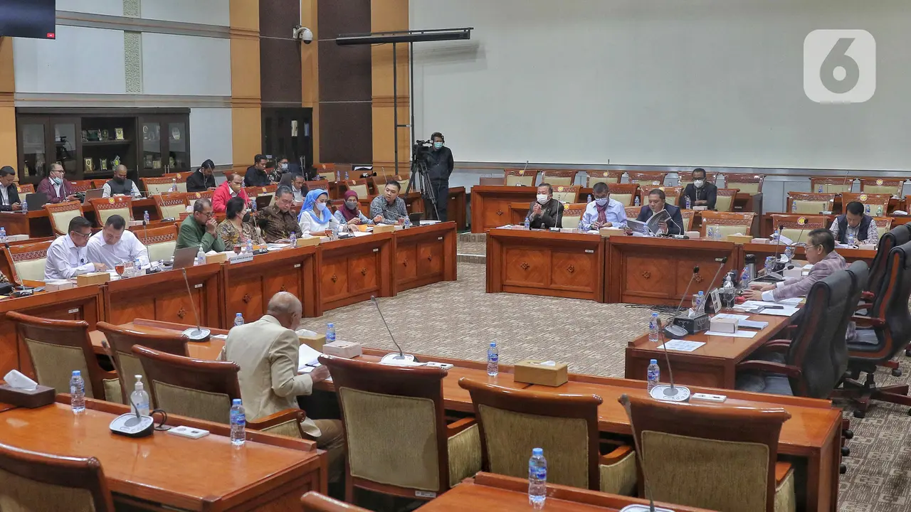 Menkumham - Komisi III DPR Gelar Rapat Bahas RKUHP