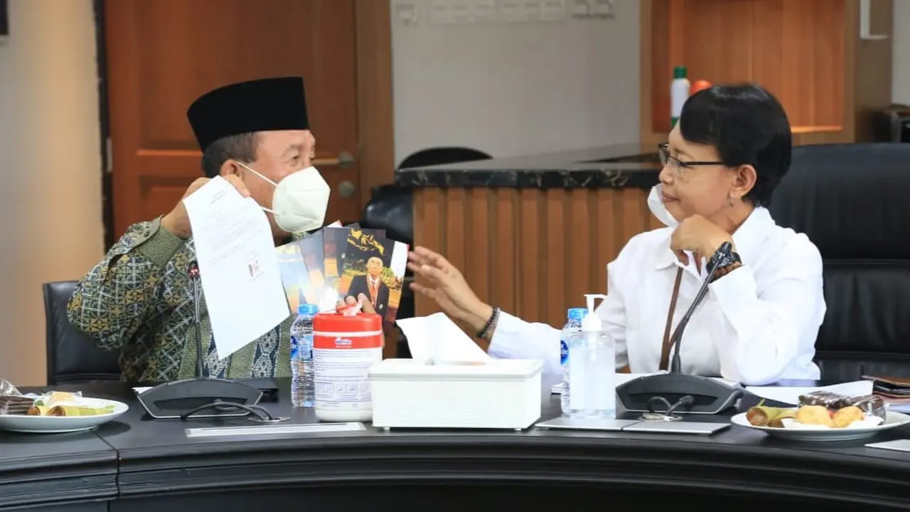 Penyerahan berkas pengusulan Sabam Sirait jadi calon Pahlawan Nasional di Gedung Kemensos