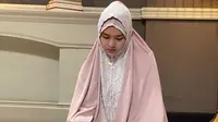 Unggah Foto Mengenakan Mukena, Amanda Manopo Bikin Heboh Warganet