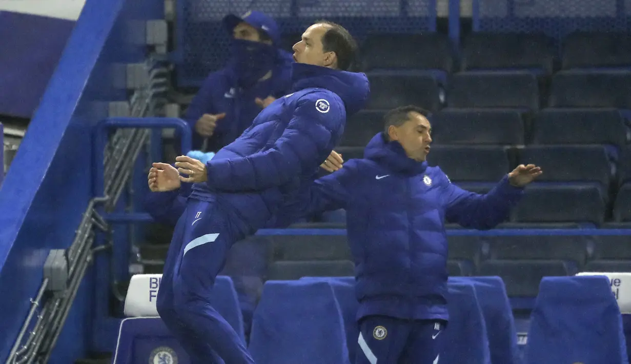 Reaksi Thomas Tuchel saat timnya hampir menciptakan gol ke gawang Wolverhampton Wanderers dalam laga lanjutan Liga Inggris 2020/21 pekan ke-20 di Stamford Bridge, Rabu (27/1/2021). Chelsea bermain imbang 0-0 dengan Wolverhampton Wanderers. (Pool via AP/Richard Heathcote)