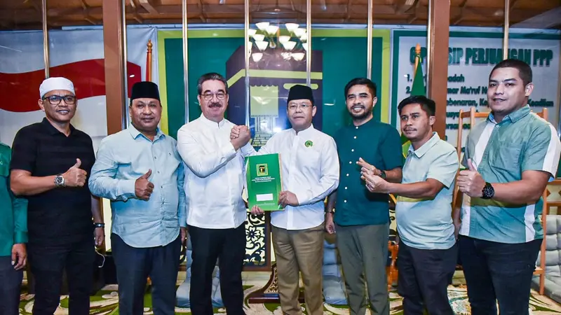 Jelang pendaftaran Pemilihan Kepala Daerah (Pilkada) 2024, bakal pasangan calon Gubernur dan Wakil Gubernur Maluku yaitu Hendrik Lawerissa-Abdullah Vanath menerima SK Rekomendasi model B1KWK dari Partai Persatuan Pembangunan (PPP) (Istimewa)