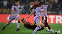 Menjamu Athletic Bilbao, AS Roma hanya mampu bermain imbang 1-1. (Filippo MONTEFORTE/AFP)