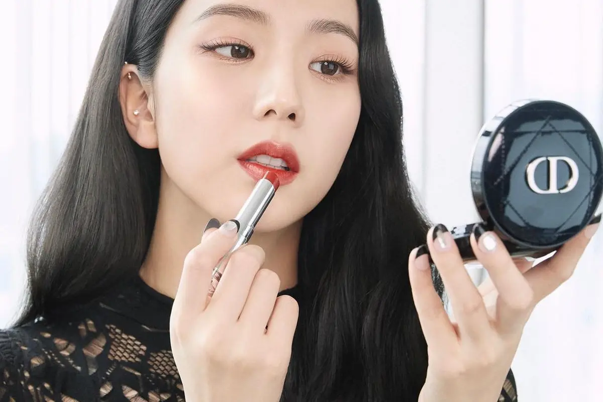 Jisoo BLACKPINK Buka Konsultasi Langsung Soal Kecantikan Lewat WhatsApp