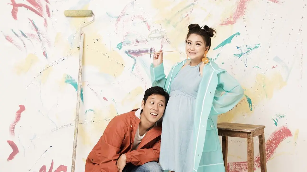 [Fimela] Foto Maternity Putri Titian