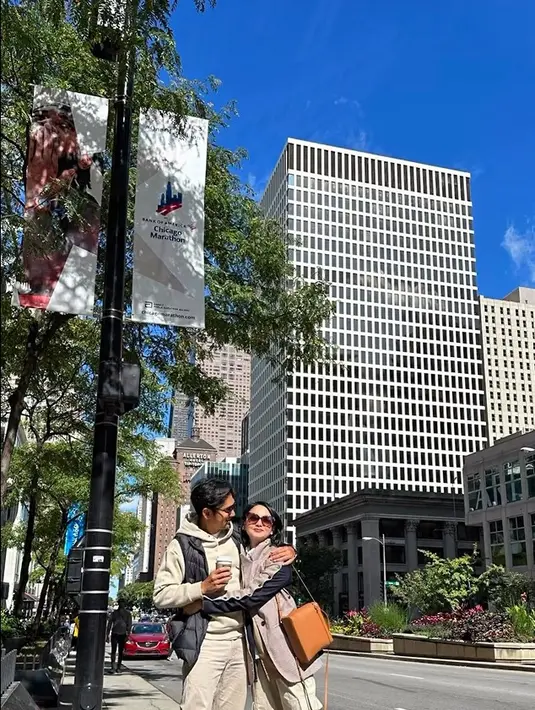 Sekedar informasi, ini merupakan kehamilan ketiga bagi Ririn Ekawati. Dari dua pernikahan sebelumnya, Ririn memiliki dua anak perempuan. Sedangkan bagi presenter Ibnu Jamil, ini merupakan anak keduanya. [Instagram/ririnekawati]