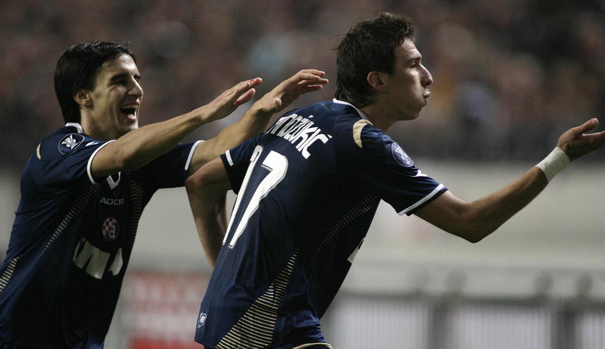 Dinamo Zagreb. Mario Mandzukic didatangkan Dinamo Zagreb dari NK Zagreb dengan nilai transfer 1,3 juta euro pada 2007/2008 untuk menggantikan posisi yang ditinggalkan Edusrdo Da Silva yanag hijrah ke Arsenal. Total 3 musim ia mampu mencetak 63 gol dari 128 laga. (Foto: AFP/Maartje Blijdenstein)