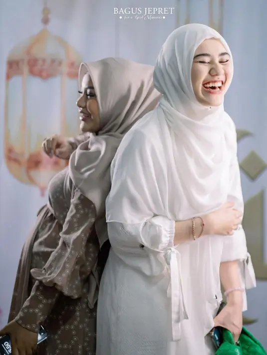 Aaliyah Madsaid pun terlihat bahagia di momen tersebut. Seperti diketahui, Aurel adalah sahabat dari Aaliyah. Wajar saja jika Aaliyah diundang acara tersebut. [instagram/aaliyah.massaid]