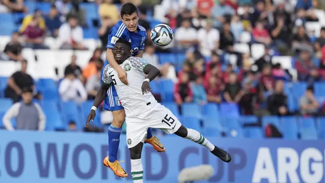 Foto: Duel Sengit saat Timnas Nigeria Benamkan Italia di Piala Dunia U-20