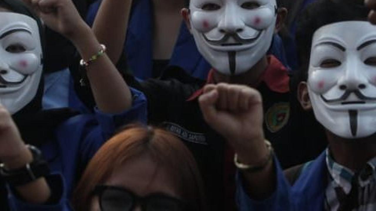 FOTO: Aksi Ratusan Mahasiswa di Samarinda Demo Lawan Politik Dinasti dan Pelanggaran HAM