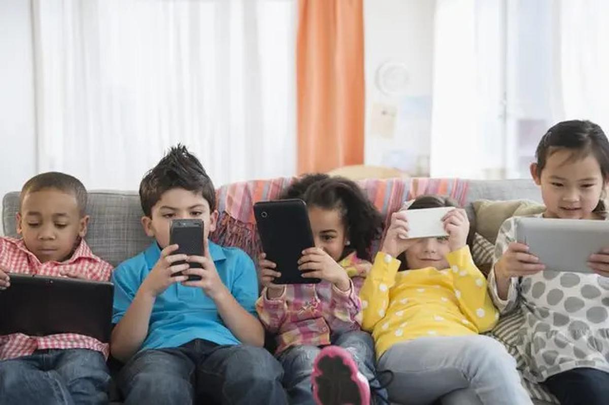 Cara Efektif Mencegah Kecanduan Gadget pada Anak