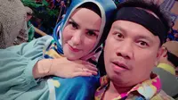 Pasangan kontroversial Vicky Prasetyo dan Angel Lelga meresmikah hubungannya sejak 10 Februari 2018 silam. Kini, pasangan ini tengah menanti kehadiran buah hati. (Instagram/vickyprasetyo777)