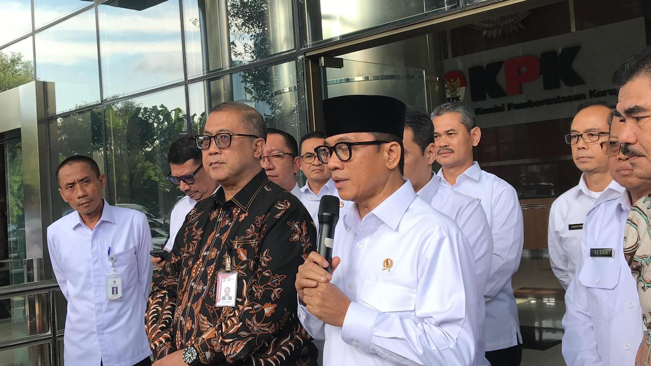 VIDEO: Mendes Yandri Lapor ke KPK, Ungkap Akal Licik Kades Pakai Dana Desa Buat Judi Online