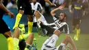 Aksi penyerang Juventus, Gonzalo Higuain saat melawan Inter Milan pada lanjutan liga Italia di Stadion San Siro, Milan, (19/9). Inter Milan menang atas Juventus dengan skor 2-1. (Reuters/Giorgio Perottino)