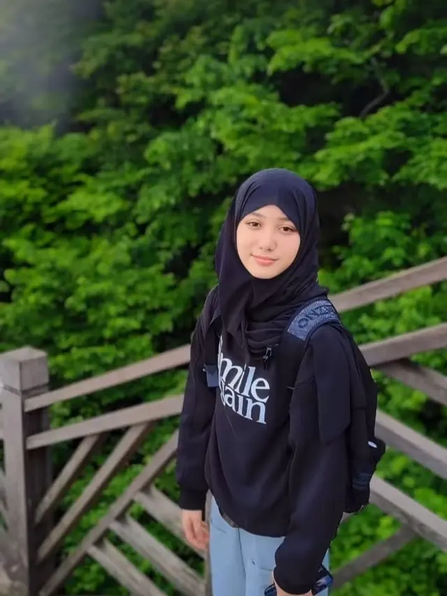 Potret Eisha Bachmid anak Lyra Virna yang makin cantik dan beranjak remaja (Sumber: Instagram/@lyravirna)