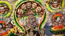 Peserta yang mengenakan kostum bertema HEAL (Kemanusiaan, Bumi, dan Kehidupan) mengikuti Jember Fashion Carnaval (JFC) ke-24 di Jember, Jawa Timur, Minggu (26/7/2026). (AFP/ Juni Krsiwanto)