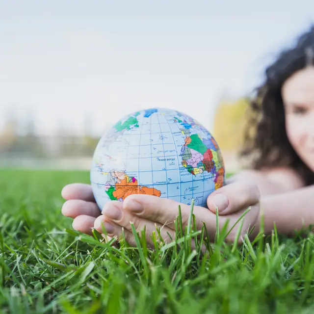 Peringatan Hari Bumi 2024