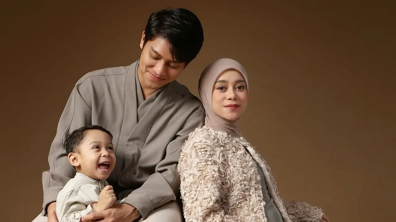 Abadikan kehamilan Lesti Kejora, Rizky Billar bagikan foto spesial keluarga. (credit: instagram.com/