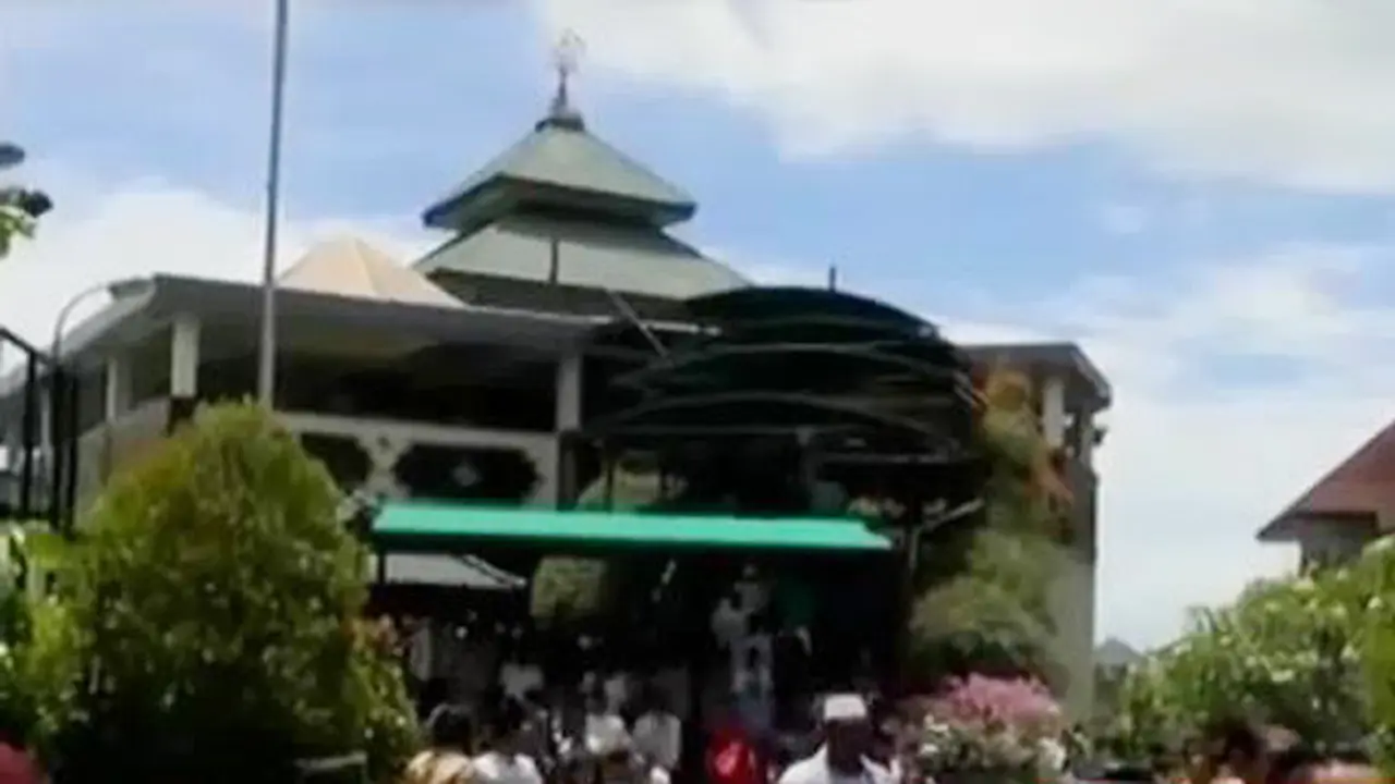 Kilas Indonesia: Raja Salman Salat di Kompleks Puja Mandala Bali