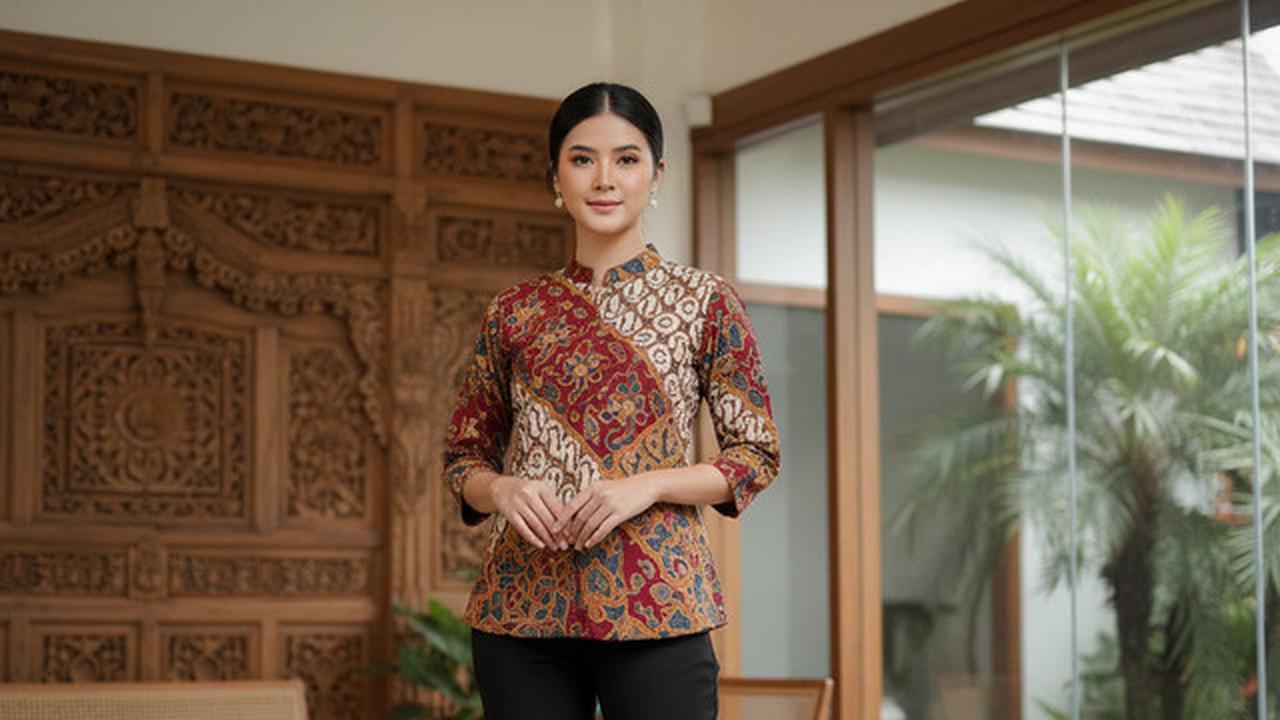 9 Model Atasan Batik Etnik Terbaru 2026, Kombinasi Tradisional dan Modern yang Stylish