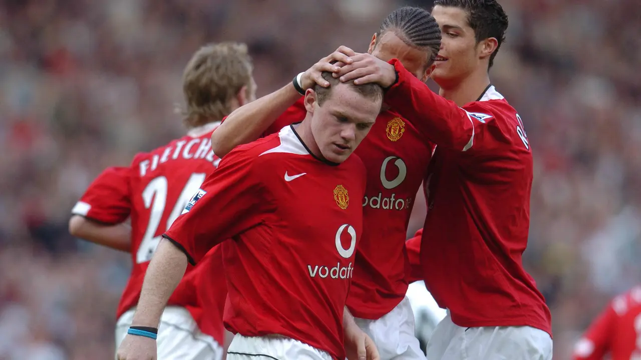 Foto: Beringas! Aksi Wayne Rooney Bikin 15 Gol ke Empat Klub di Liga Inggris, Ada yang dari Tengah Lapangan