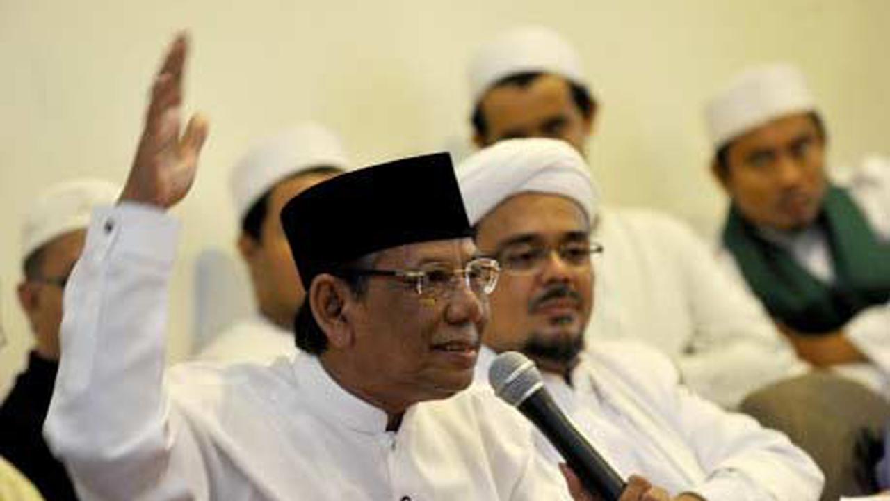 Hasyim Muzadi bersama ketua FPI Habib Rieziq Shihab. 