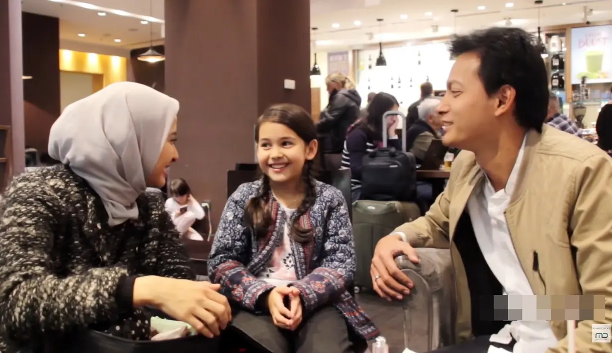 <p>Pada 2015, Sandrinna Michelle bermain dalam film Surga Yang Tak Dirindukan. Pada film itu, ia beradu akting dengan Laudya Cynthia Bella dan Fedi Nuril. (Foto: MD Pictures Youtube)</p>