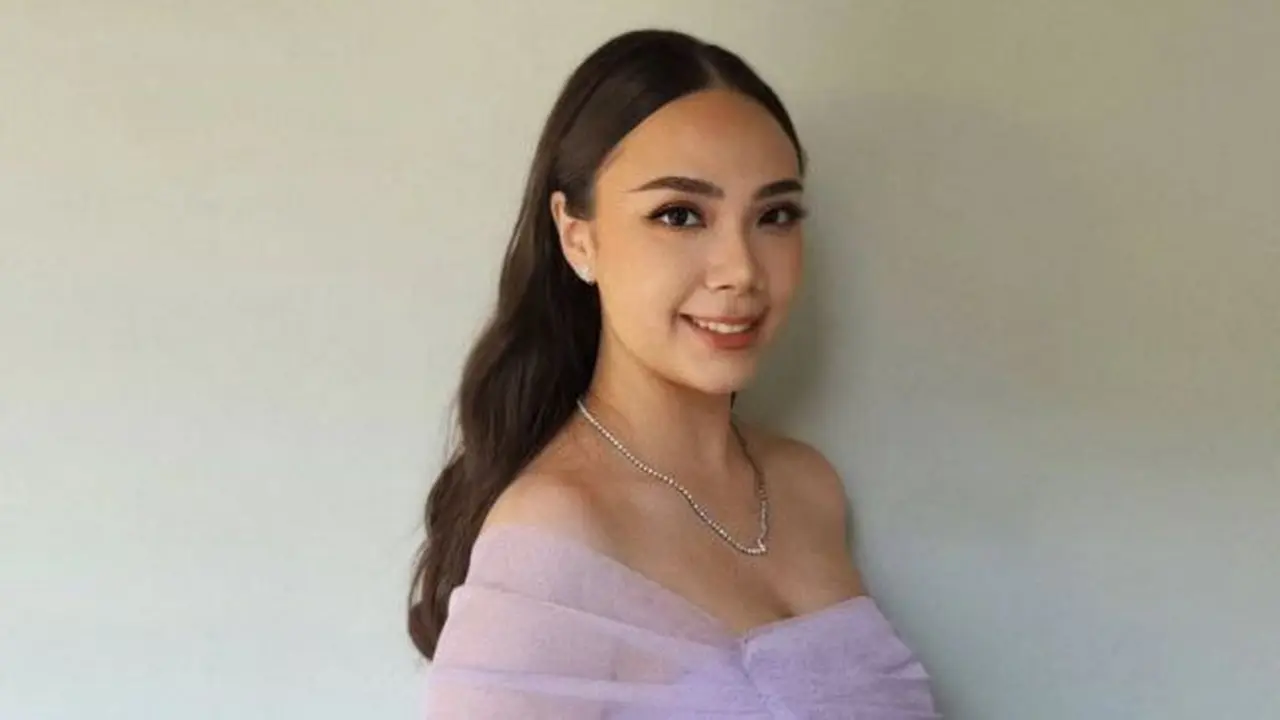 Tak Kalah Memesona dari Sang Kakak, 7 Potret Cantik Valerie Aditya Adik Pamela Bowie yang Jarang Tersorot (credit: instagram/valeriebowie13).