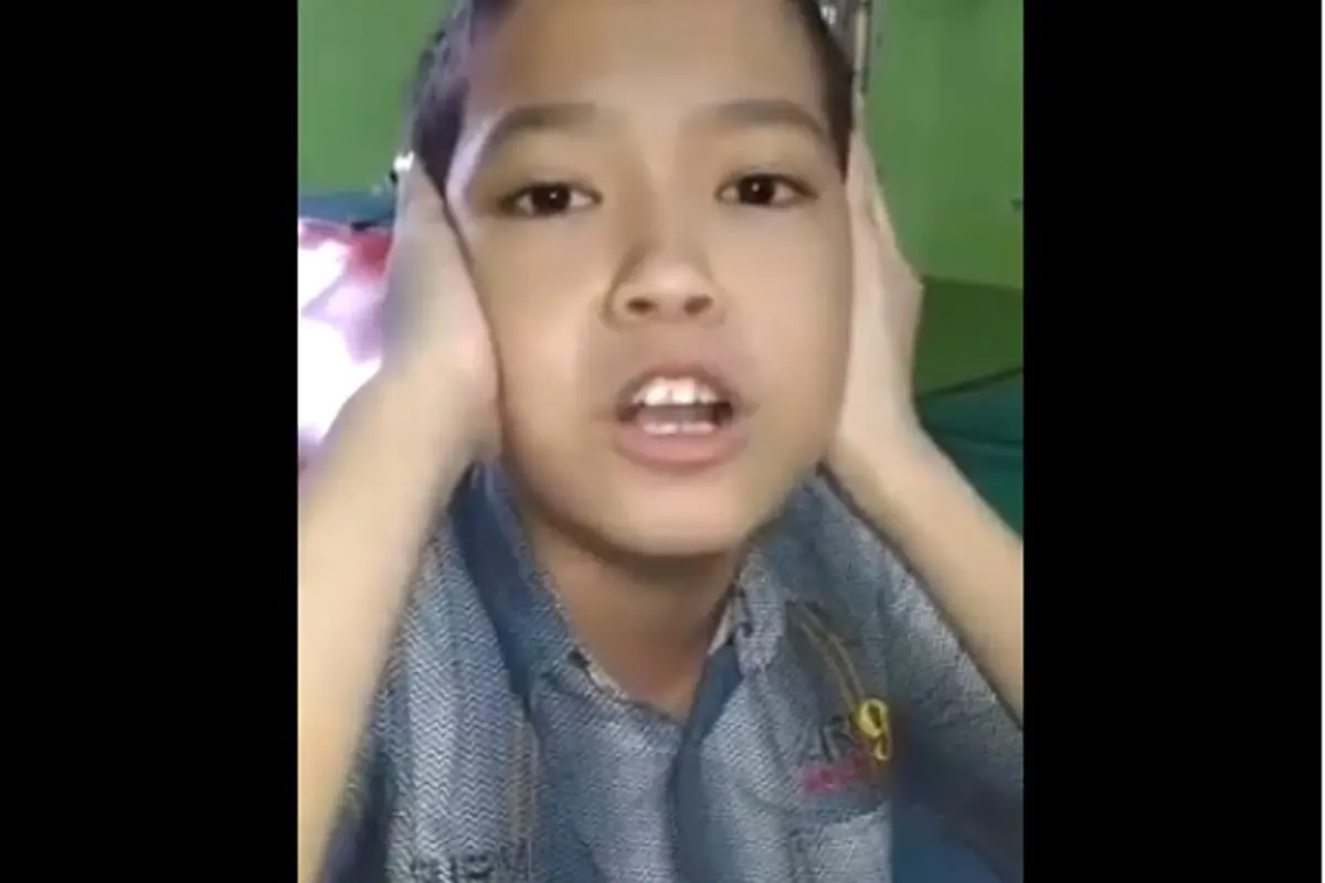 Mengumandangkan Azan, Bocah Autis Bikin Netizen Nangis
