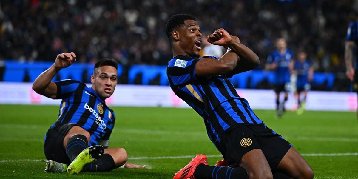 Denzel Dumfries Buka Peluang ke Premier League, Manchester United Wajib Bergerak Cepat