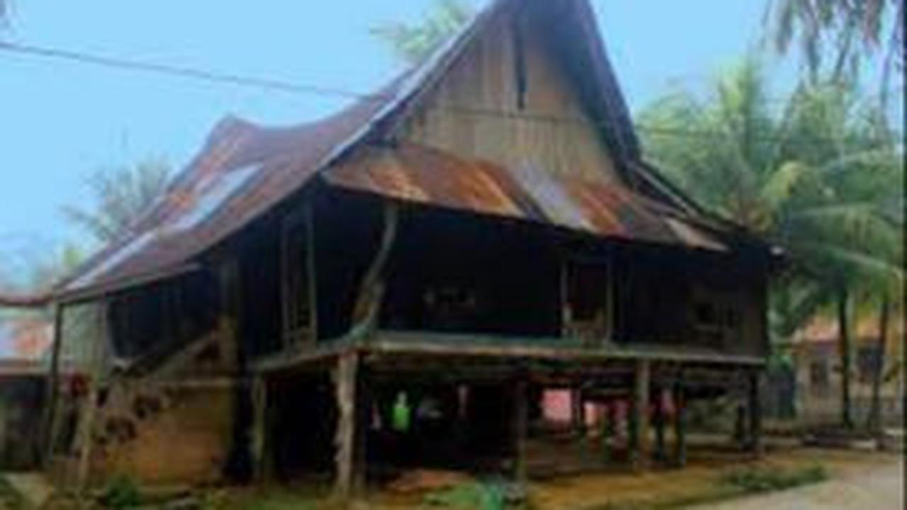 <b>Rumah Panggung</b>