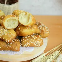 Ilustrasi roti goreng kopong./Copyright&nbsp;shutterstock.com/g/Aryati+Utami